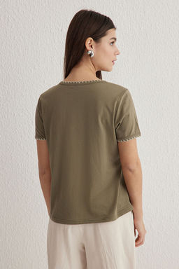 Haki %100 Pamuk Kontrast Dikis Detayl? Basic Bisiklet Yaka Orme T-Shirt TWOSS19AD0085