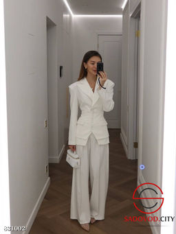 Костюм женский брючный