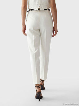 Beli Kemerli Kad?n Pileli Kuma? Pantolon