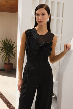 Limited Edition Siyah Korse Detayl? Tul Dokuma Pantolon TPRSS25PL00003 - Trendyolmilla фото 3