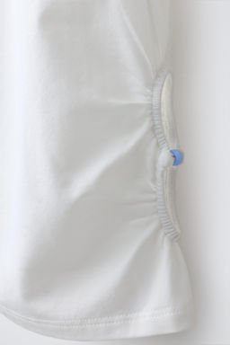 CAMISETA CUT OUT BORDADO / Crudo