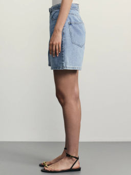 Джинсовые шорты А-силуэта с поясом / Zarina фото 4