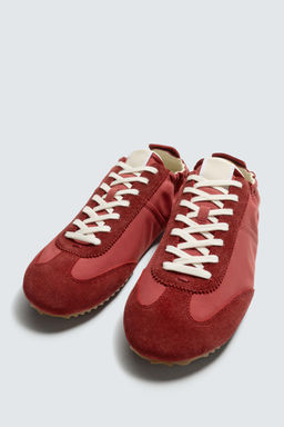 ZAPATILLA ESTILO RETRO / Rojo