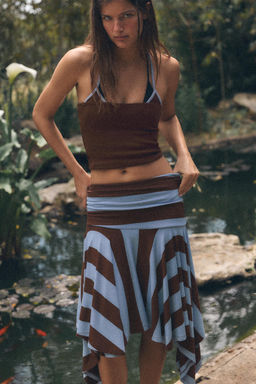 TOP CROP HALTER VIVOS / Marr?n-Azul