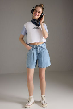 Trendyolmilla Mavi Yuksek Bel Pileli Denim Bermuda TWOSS25SR00179