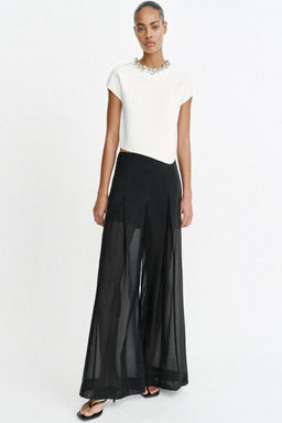 TOP PUNTO BOLAS CUELLO / Blanco