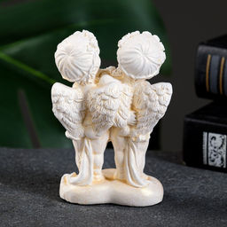 Фигурка гипс Ангелочки с букетом роз на сердце, позолота, 8.5?5.5?4 см