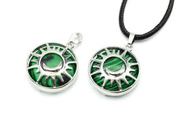 Подвеска Солнце двухсторонняя в металле с малахитом имитация 27*27мм