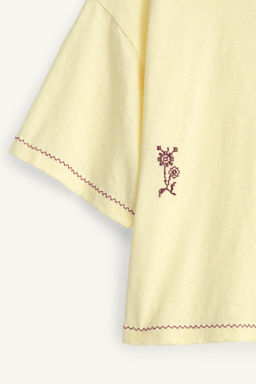 CAMISETA PESPUNTES FLOR BORDADA ALGOD?N LINO LIMITED EDITION / Vainilla - Zara фото 8