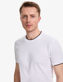 Beyaz Slim Fit %100 Pamuk Bisiklet Yaka Ti__rt