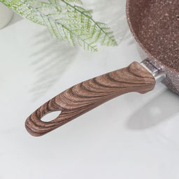 Сковорода Доляна «Брауни», d=24 см, пластиковая ручка, антипригарное покрытие, индукция, алюминий, коричневая