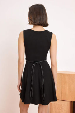 Siyah Belden Ac?lan Kolsuz Kemerli Mini Soft Touch Orme Elbise TWOSS26EL00499 - Trendyolmilla фото 4