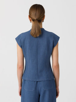 Блузка со спущенным плечом