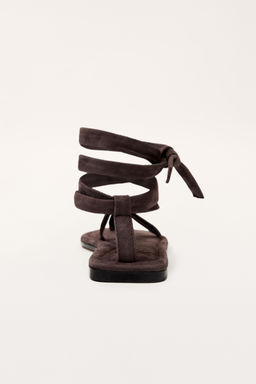 LIMITED EDITION FLAT LEATHER STRAPPY SANDALS - Zara фото 6