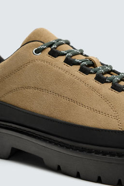 CONTRAST LEATHER SHOES