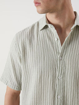 Regular Fit K?sa Kollu ?izgili Erkek G?mlek