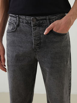 700 Straight Fit Erkek Jean Pantolon