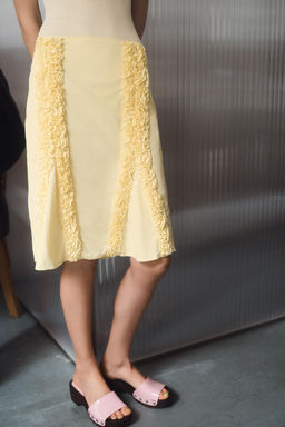 FALDA VOLANTES RELIEVE / Amarillo claro - Zara фото 2