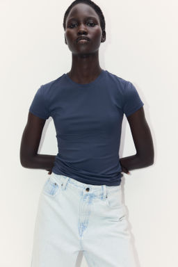Camiseta entallada de microfibra - H&m фото 12