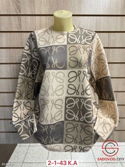 Свитер женский с принтом