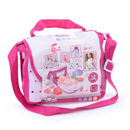 Аксессуары для куклы (сумка, горшок, тапочки, посуда) в рюкзаке