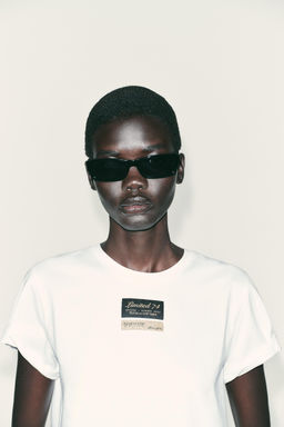 SHORT SLEEVE T-SHIRT WITH LABEL - Zara фото 3