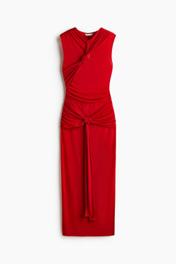 Vestido drapeado con nudos decorativos