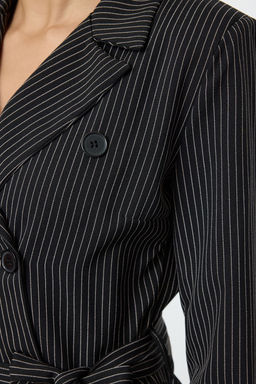 TRENDYOLMILLA Siyah Kusakl? Cizgili Ceket Yakal? Uzun Tulum TWOAW25TU00007 фото 4