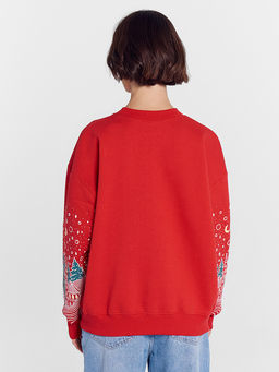 Свитшот женский красный с новогодним принтом - Mark formelle фото 5