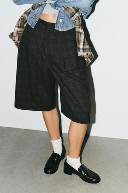 LONG CHECK BERMUDA SHORTS WITH PLEATS - Zara фото 3
