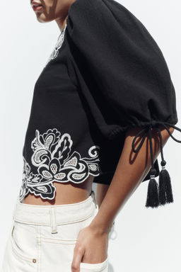 BLUSA BORDADOS MANGA ABULLONADA / Negro - Zara фото 5