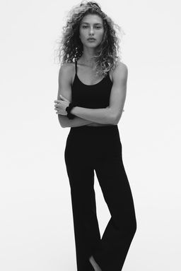 Pantalon de deporte acampanado en SoftMove