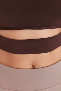 Koyu Kahverengi Crop Pencere/Cut Out ve Bas Parmak Delik Detayl? Orme Spor Ust/Bluz TWOAW21BZ0156