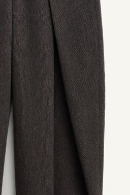 LIMITED EDITION VOLUME TROUSERS WITH PLEATS AND WOOL - Zara фото 9
