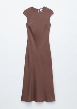 Maxivestido ajustado de sat?n