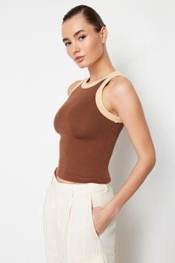Kahverengi Halter Yaka Kontrast Biye Detayl? Fitilli Esnek Orme Atlet TWOSS24AL00027