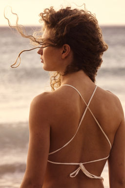 Top playero efecto crochet con espalda descubierta - H&m фото 5