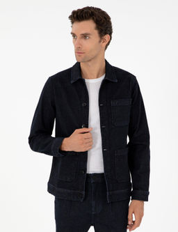 Темно-синяя джинсовая куртка классического кроя