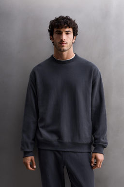 RELAXED FIT CREW NECK SWEATSHIRT