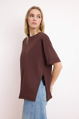 Koyu Kahverengi Cizgili Duble Kol Asimetrik Boyfriend Orme T-Shirt TWOSS20TS0828
