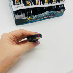 Брелок Ключ от машины 3 в 1 фонарик, лазер, электрошокер 24 шт в уп - Storyland фото 6