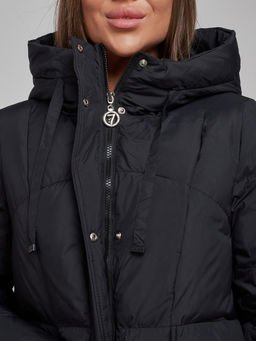 Зимняя женская куртка молодежная с капюшоном черного цвета 586821Ch - RoccaManer фото 13