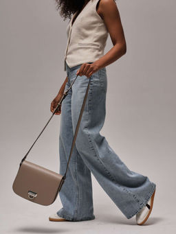 Сумка кожаная кросс-боди Azaro 31034 бежевый латте