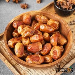 Цена за 0,5кг Финики Захеди с косточкой НАТУРАЛЬНЫЕ (светлый) Иран (кг)