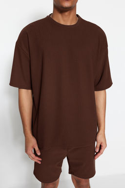 TRENDYOL MAN Kahverengi Premium Oversize Bisiklet Yaka K?sa Kol Dokulu K?r?smaz Ottoman T-Shirt TMNSS23TS00081 - Trendyolmilla фото 41