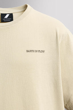 CAMISETA REGULAR FIT GR?FICO ESTAMPADO / Blanco roto