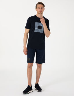 Lacivert Regular Fit Is_ya Duyarl_ Renk De_i_tiren Bask_ _er_eveli Ti__rt
