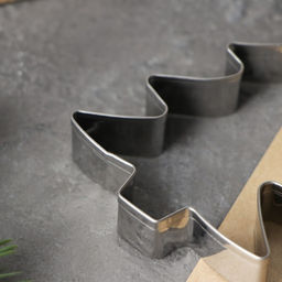 Цена за 2 шт. Форма для печенья новогодняя Доляна Ёлочка, металл, 6.5?8?1.5 см, серебристая  фото 3