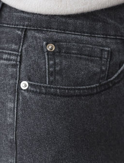 D54.298 Джинсы женские черный