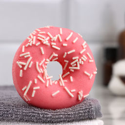 Бомбочка для ванн «красный пончик с кокосовой посыпкой» 85 г